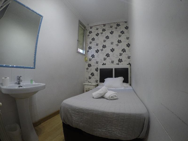 Hostal La Estrella Madrid Exterior foto